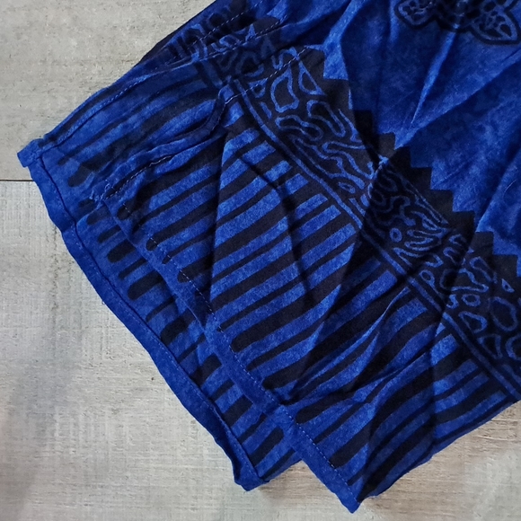 Aloha Hand Made Blue Turtle Scarf - Picture 2 of 3